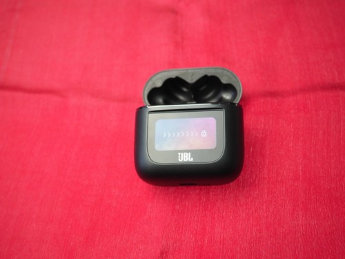 Jbl tour pro charging case - charging,