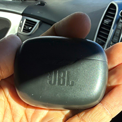 Jbl black earbud charging case - jbl,