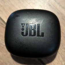 JBL Wave 300 TWS Charging Case