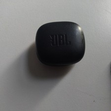 JBL Wave Flex Earbuds Charging